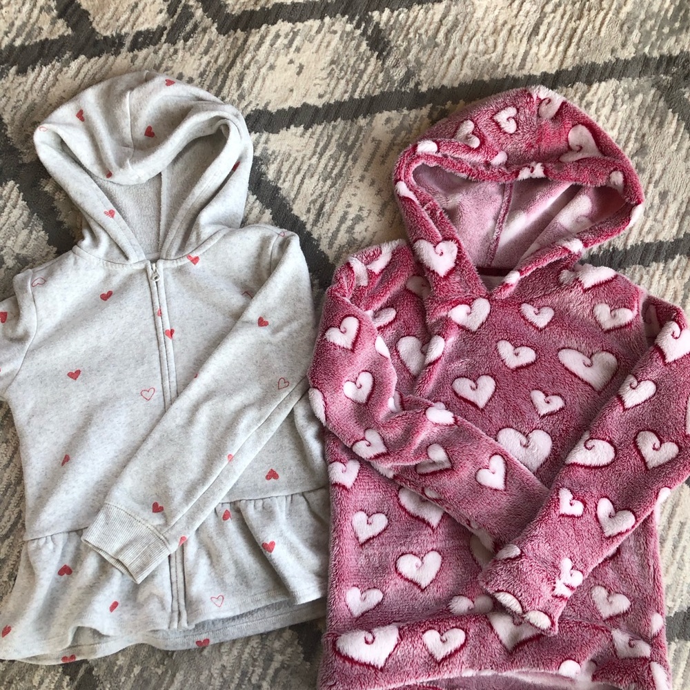 2 girls heart hoodies